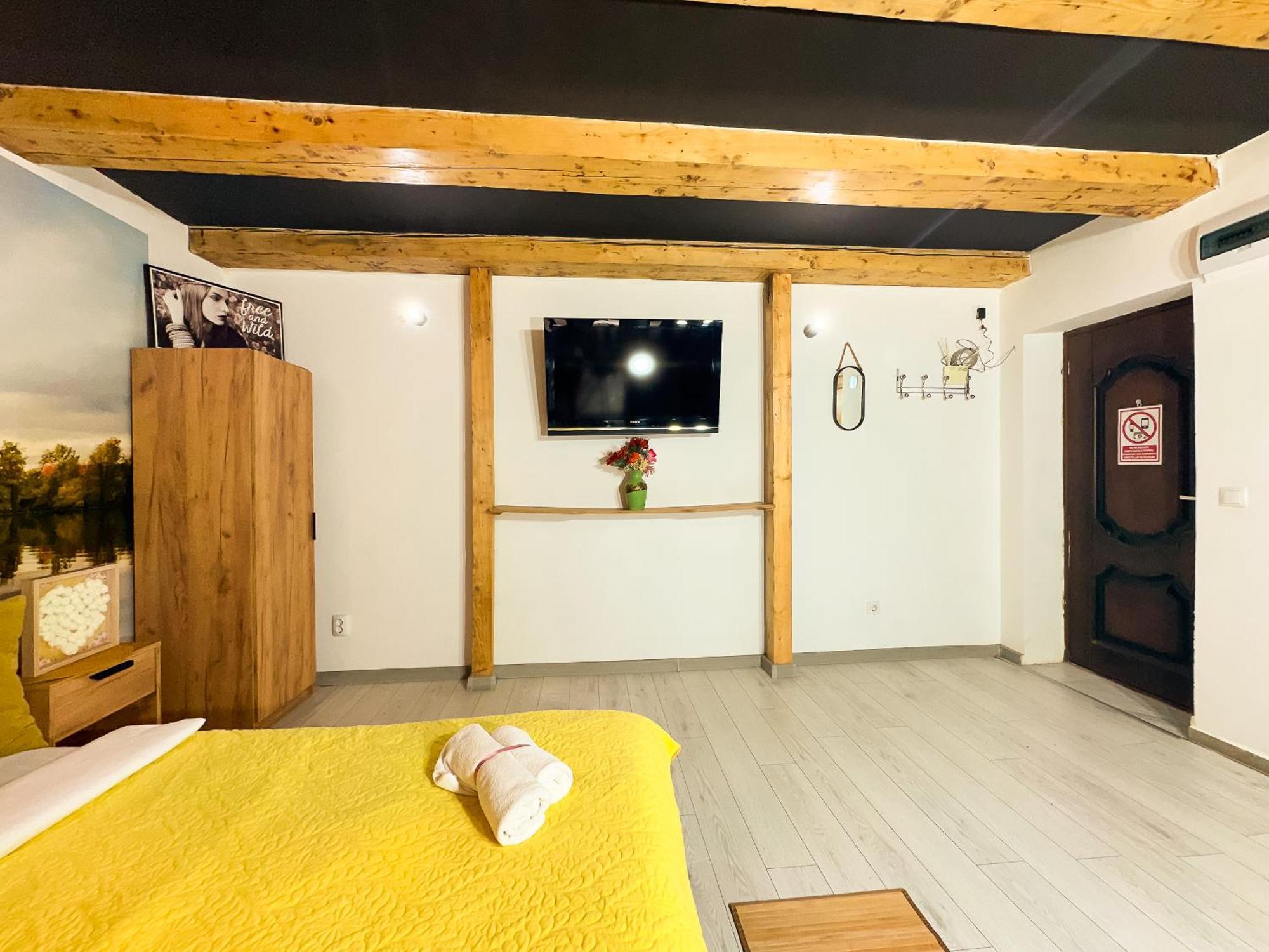 Venus Central Lux Studio Craiova Exteriör bild